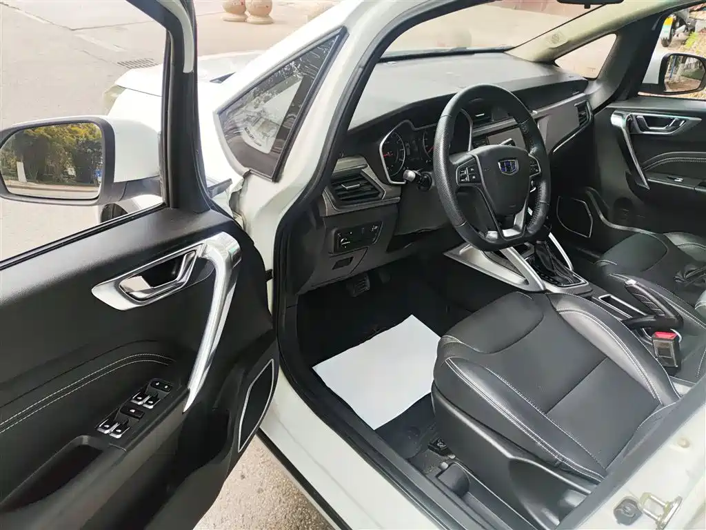 Geely Vision X3 2018 — фото 12