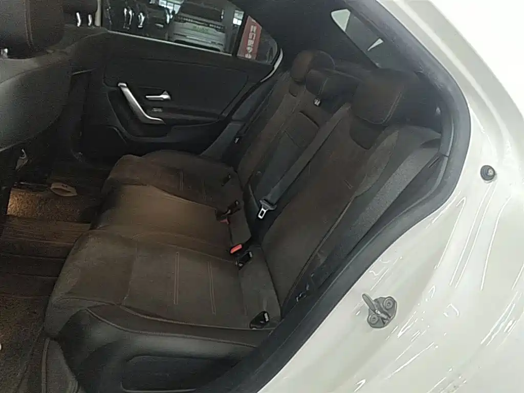 Mercedes-Benz A-Class 2023 — фото 17