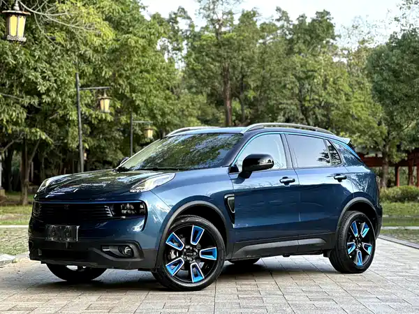 Lynk & Co 01 2019