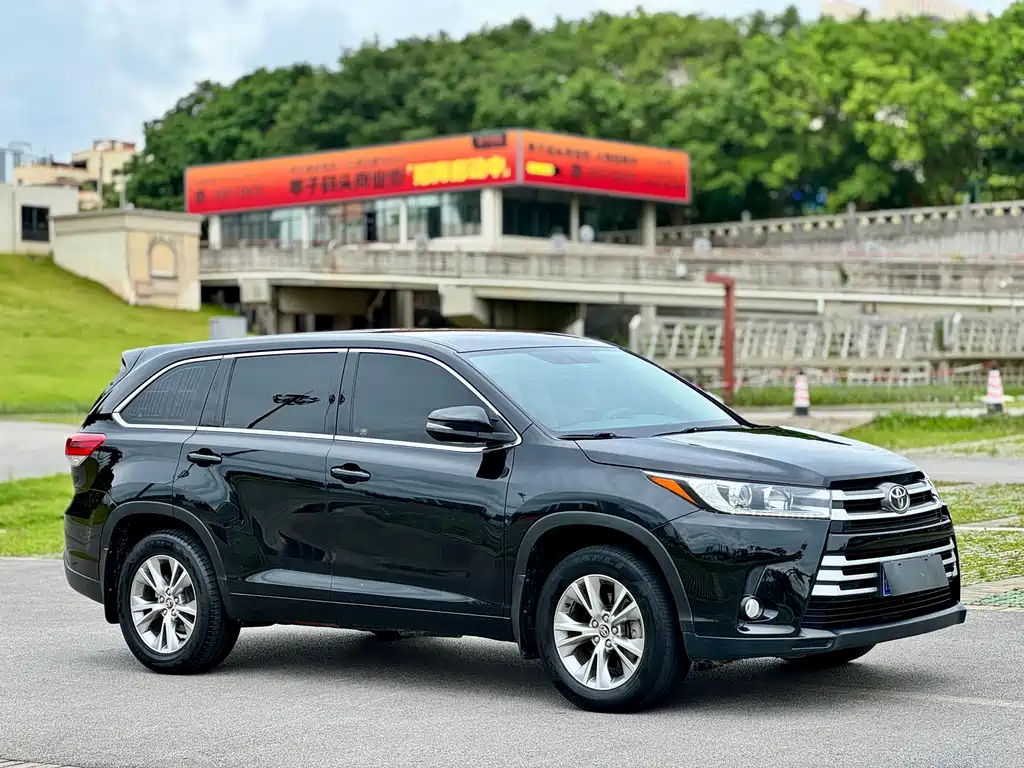 Toyota Highlander 2019 — фото 8