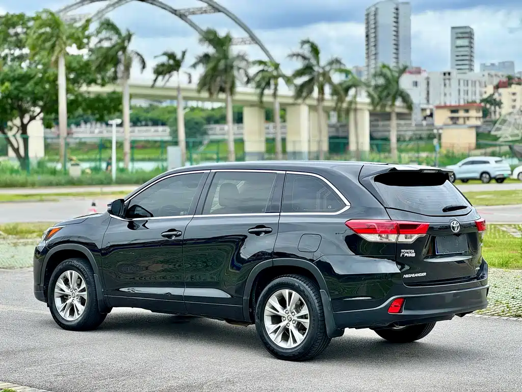Toyota Highlander 2019 — фото 3