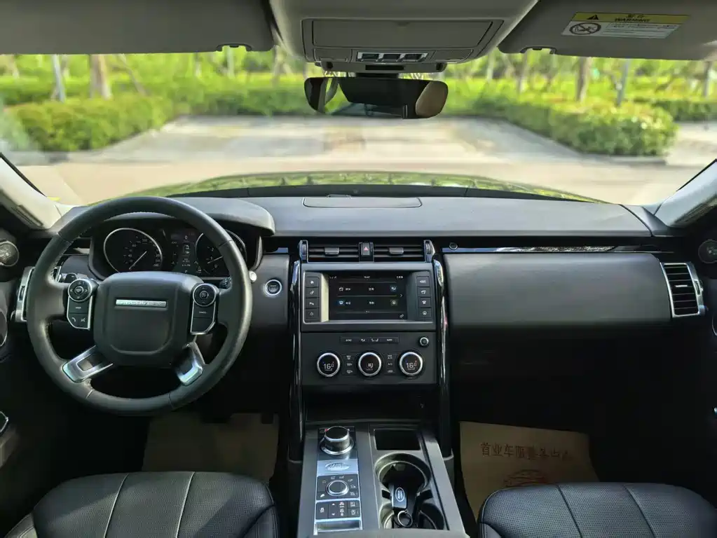 Land Rover Discovery 2018 — фото 8