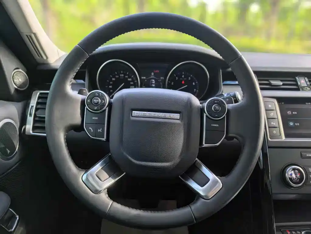 Land Rover Discovery 2018 — фото 6