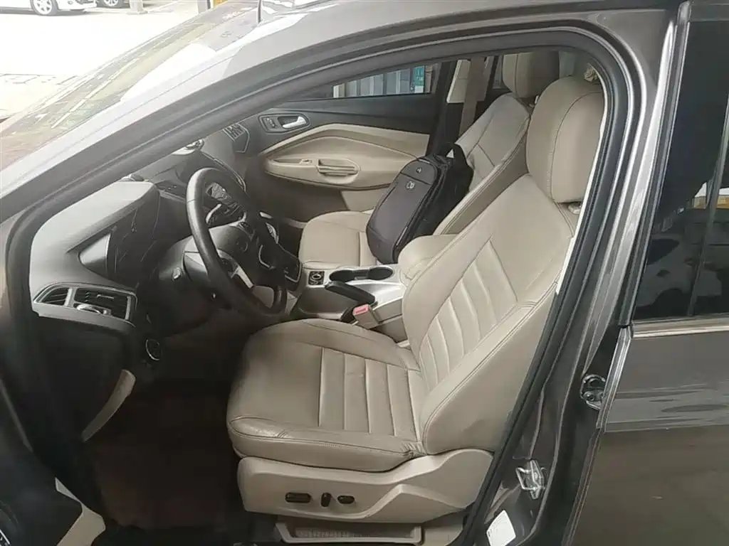 Ford Kuga 2014 — фото 14