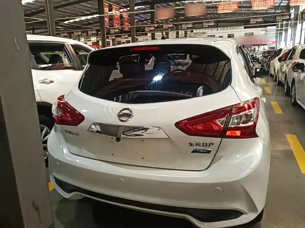Nissan Tiida 2018 — фото 6
