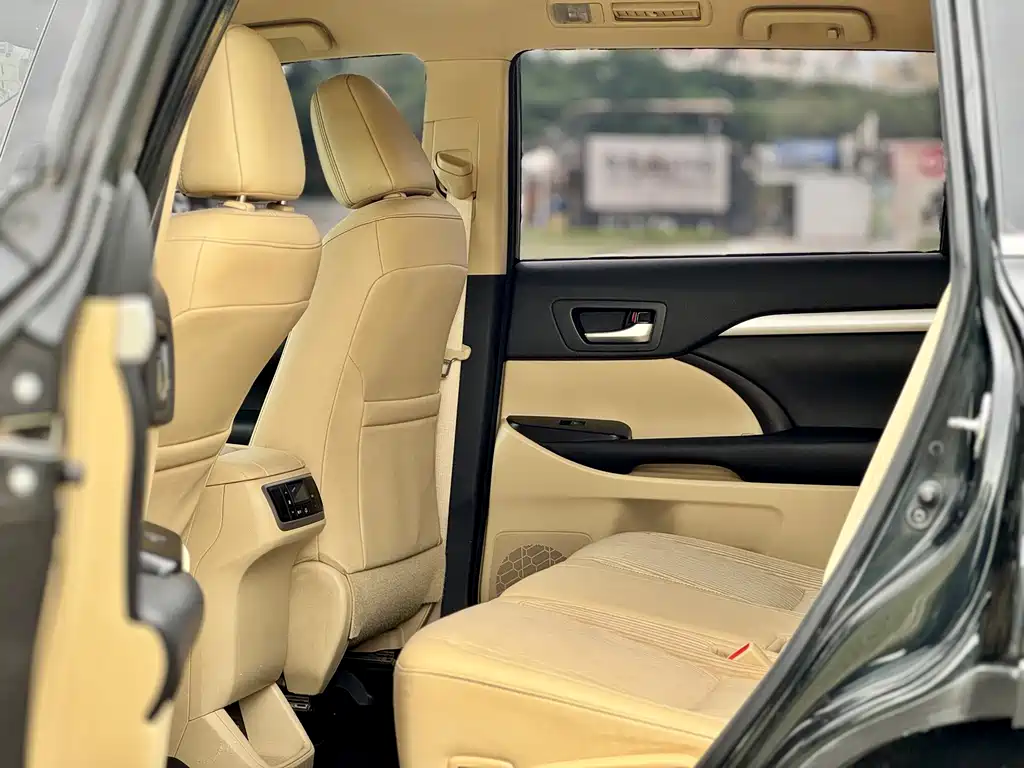 Toyota Highlander 2019 — фото 14