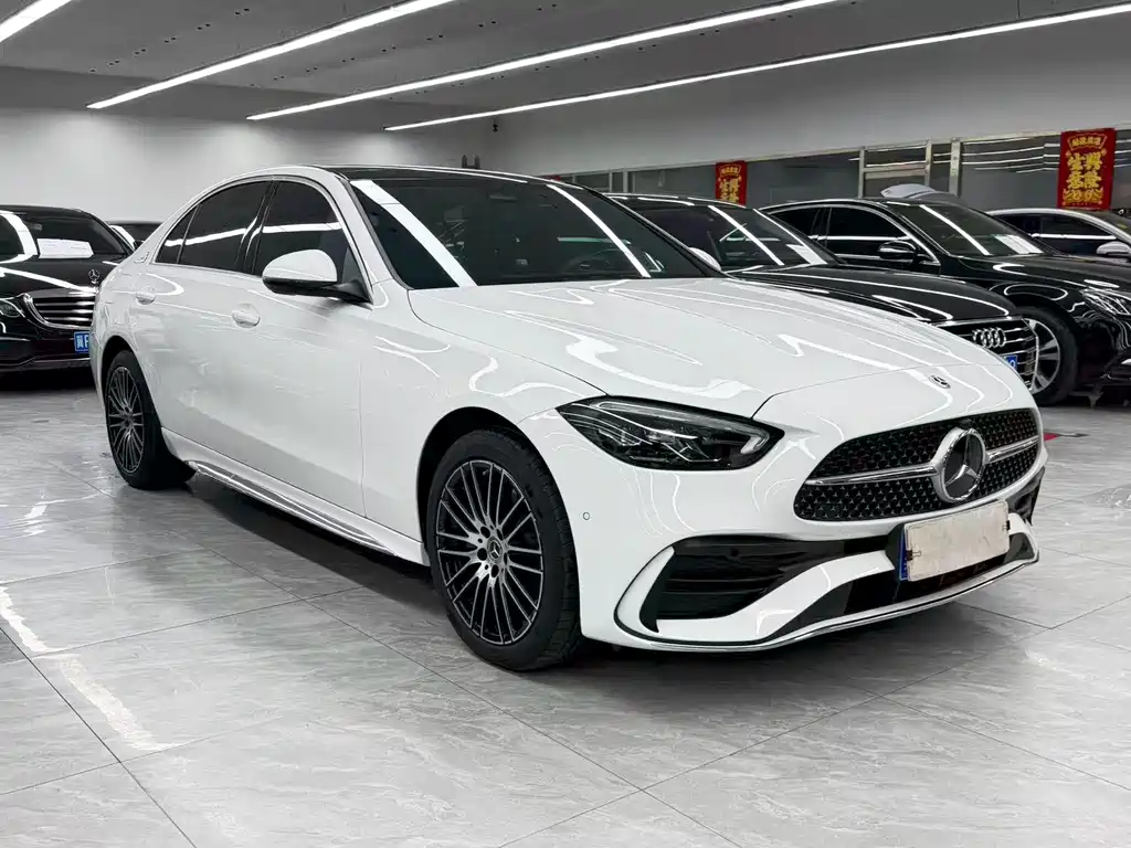 Mercedes-Benz C-Class 2024 — фото 3