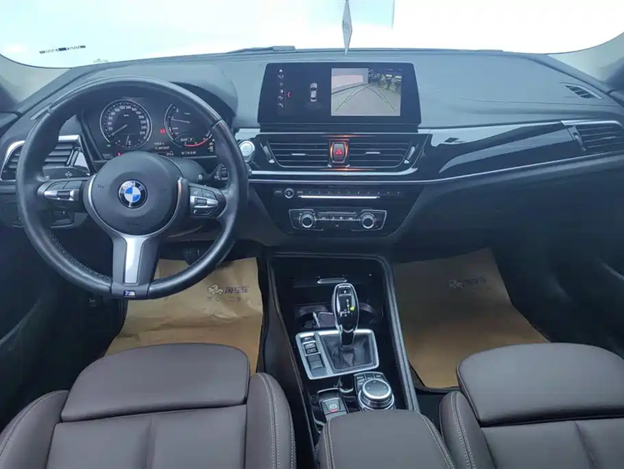 BMW 1 Series 2021 — фото 12