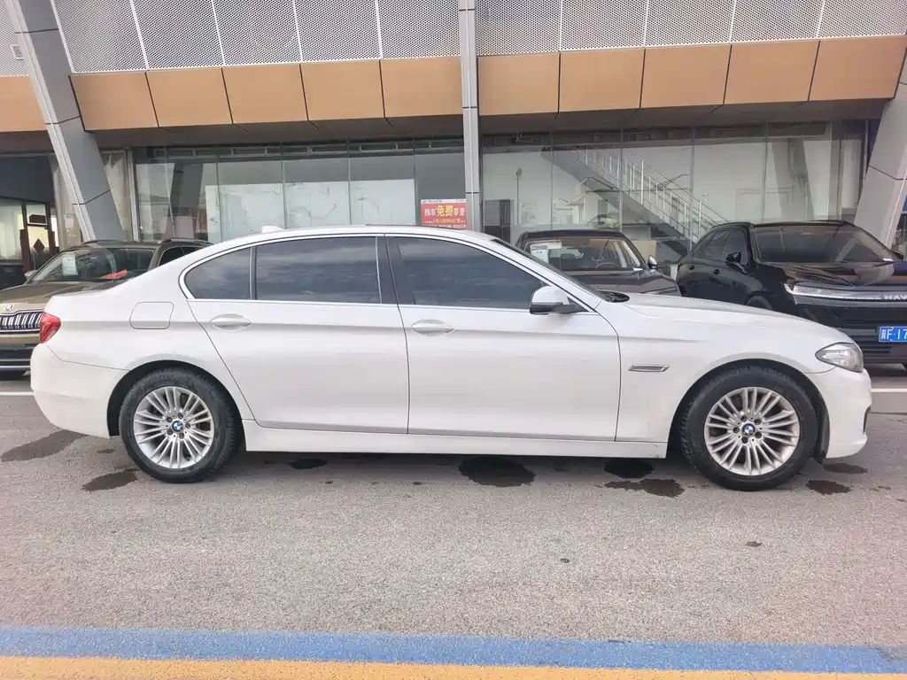 BMW 5 Series 2015 — фото 3
