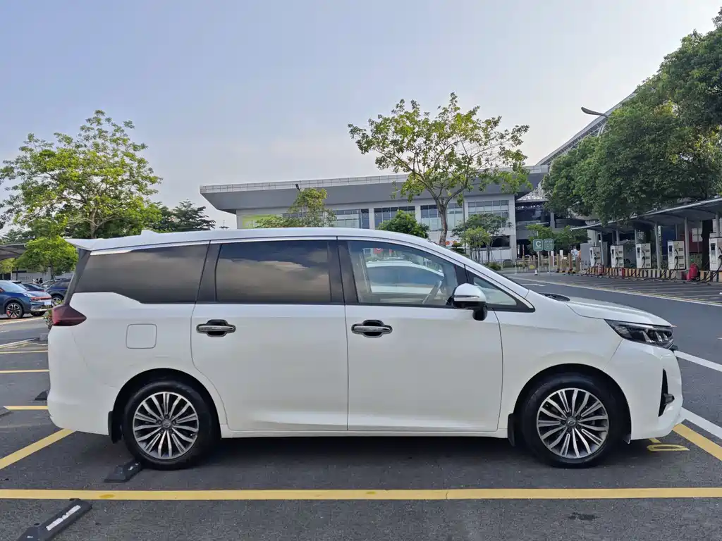 GAC Motor Trumpchi M6 2019 — фото 4