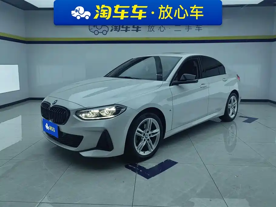 BMW 1 Series 2021 — фото 1