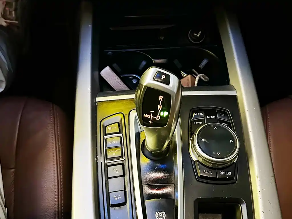 BMW X5 2015 — фото 15