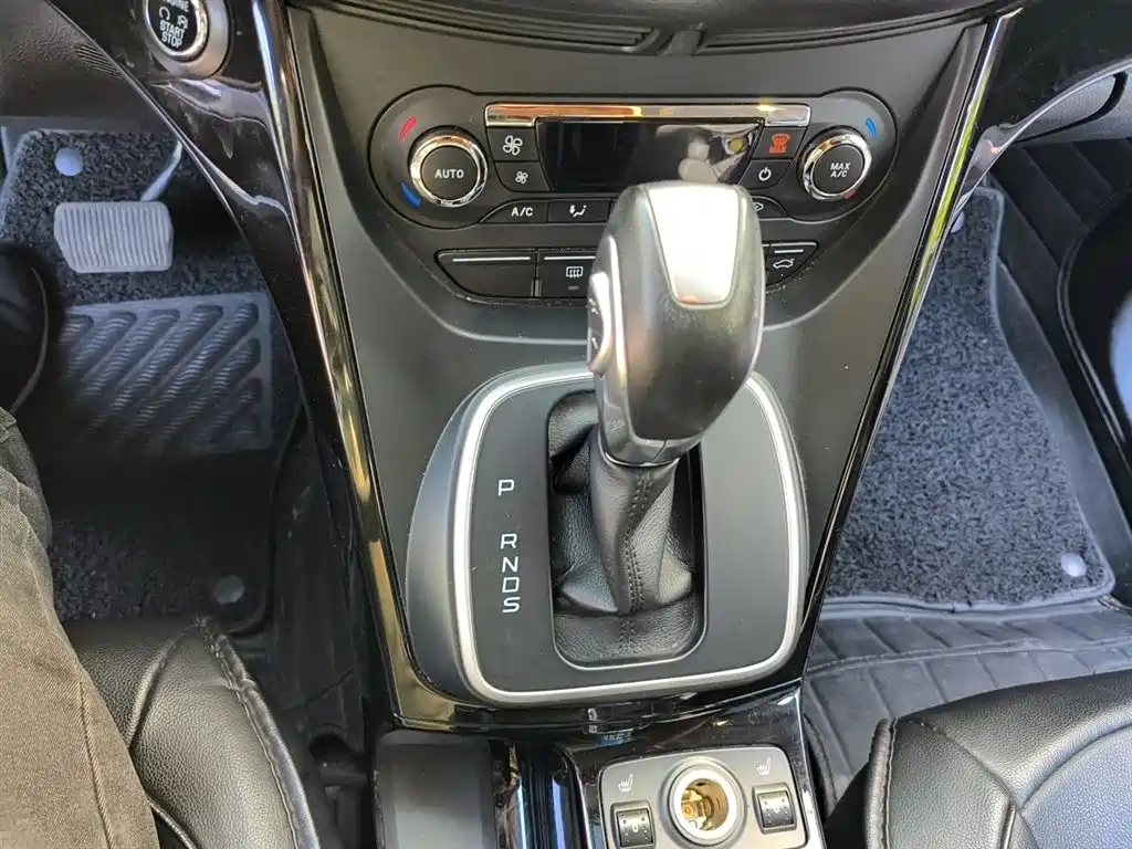 Ford Kuga 2015 — фото 7