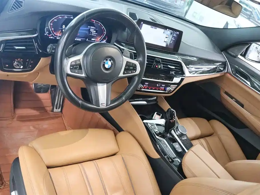 BMW 6 Series GT 2020 — фото 11