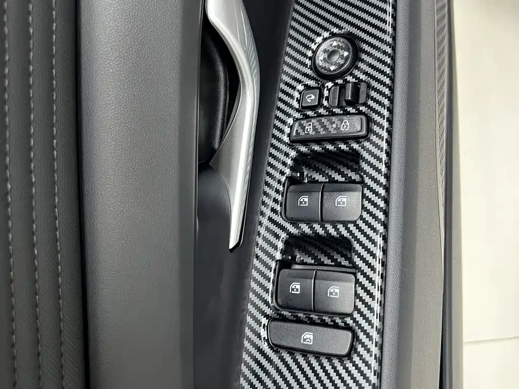 Hyundai Elantra 2023 — фото 15