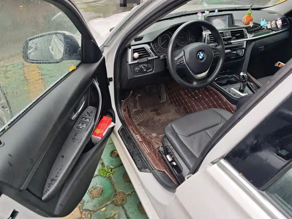 BMW 3 Series 2017 — фото 14