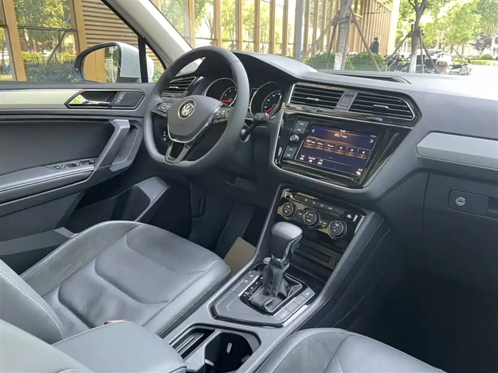 Volkswagen Tiguan L 2019 — фото 4