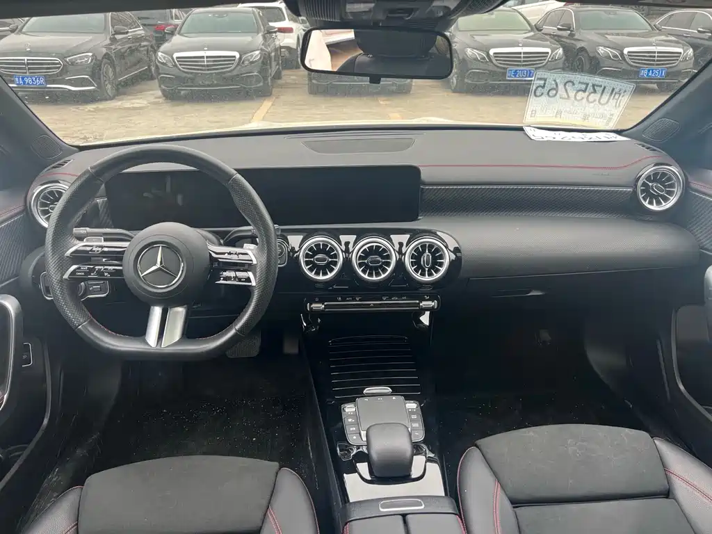 Mercedes-Benz A-Class 2024 — фото 4