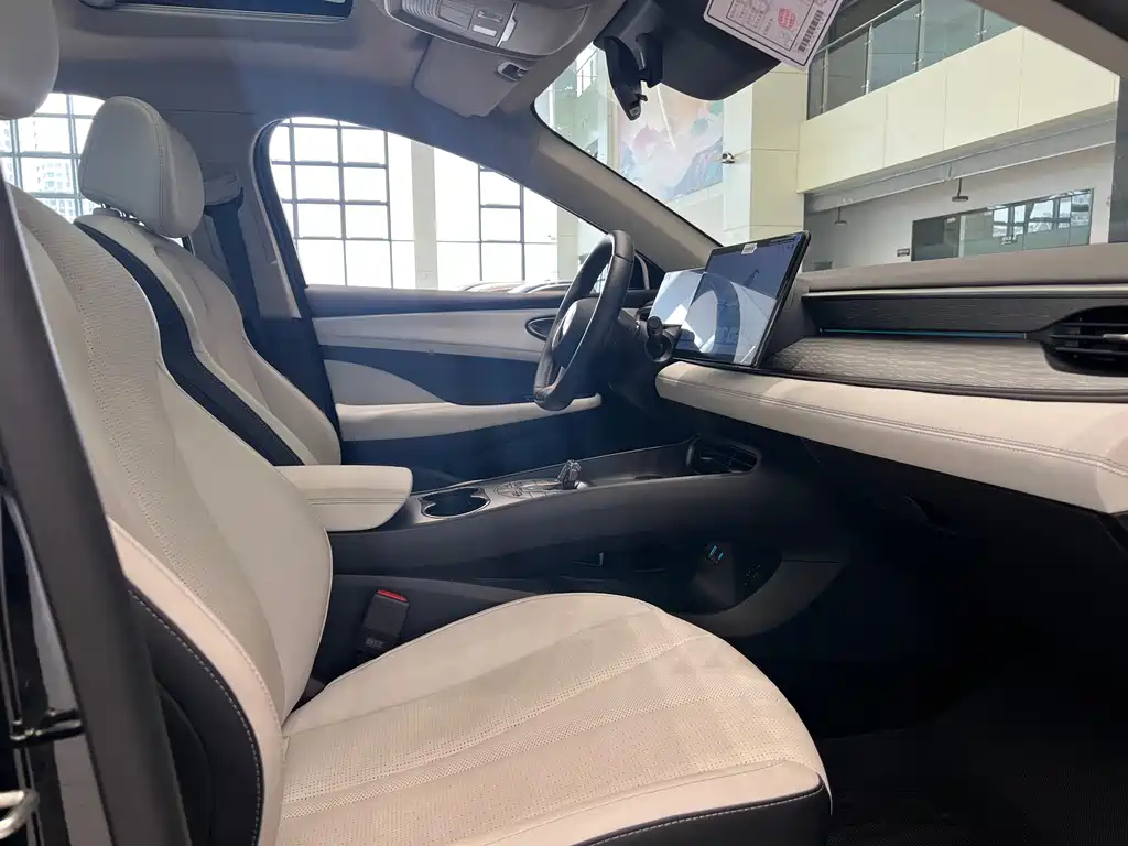 BYD Seal 05 DM-i 2025 — фото 8