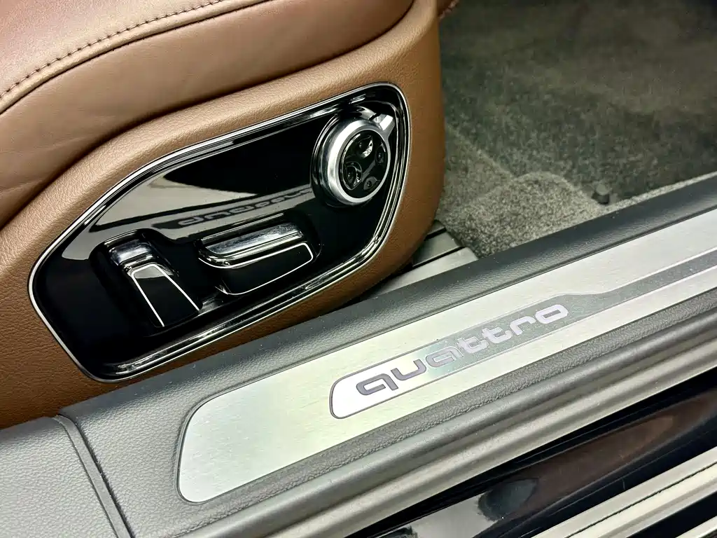 Audi A8 2016 — фото 14