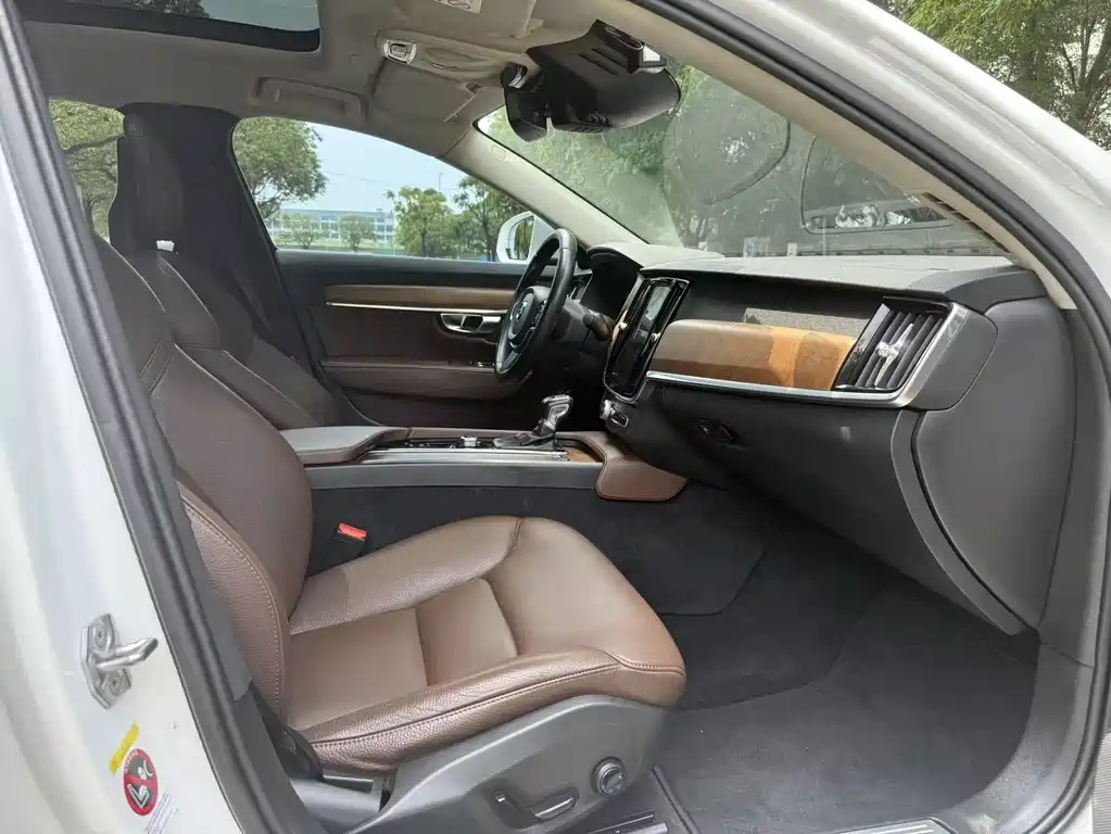 Volvo S90 2018 — фото 10
