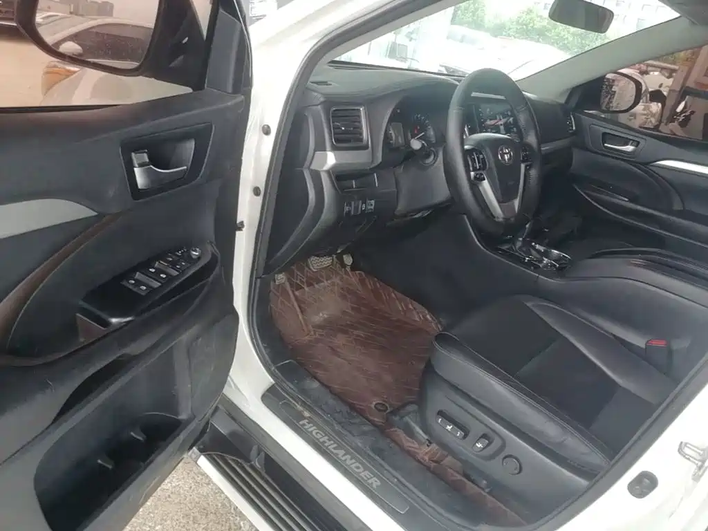 Toyota Highlander 2016 — фото 16