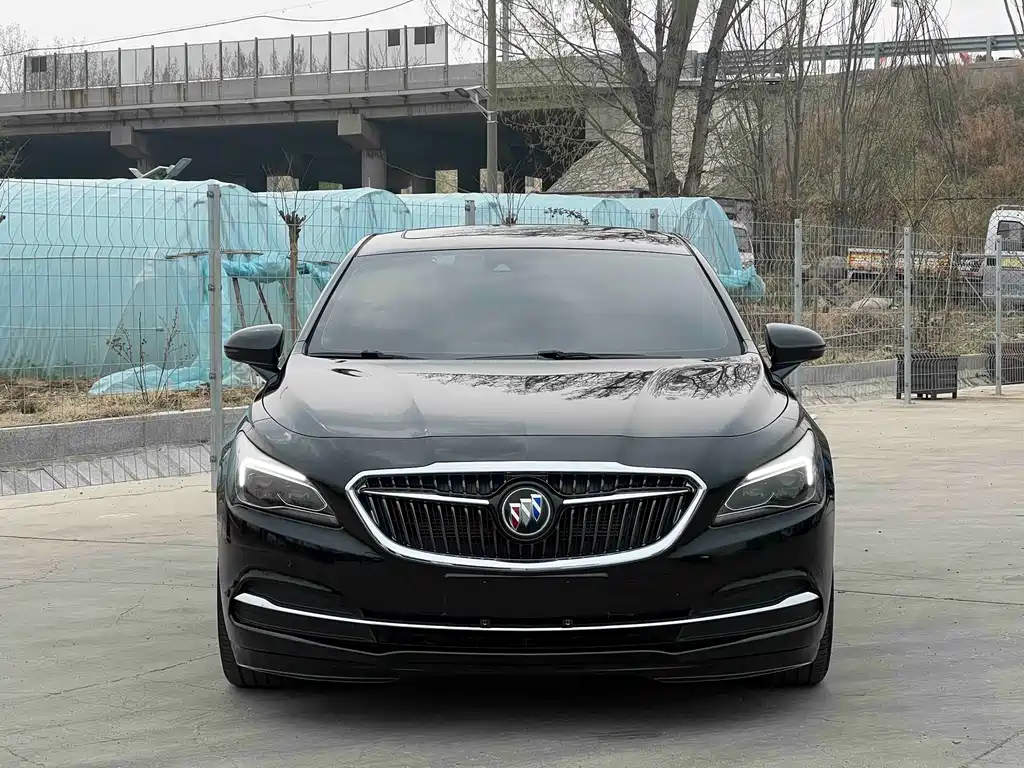 Buick LaCrosse 2017 — фото 2
