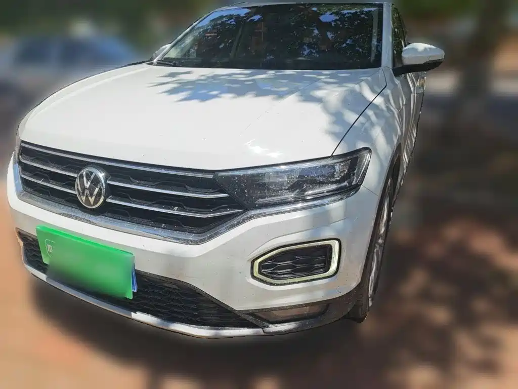 Volkswagen T-Roc 2023 — фото 1