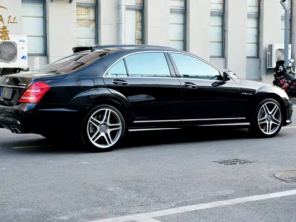 Mercedes-Benz S-Class AMG 2010