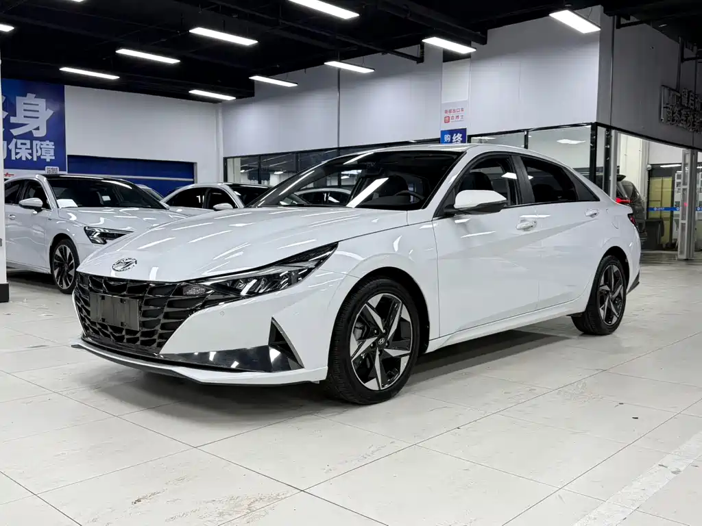 Hyundai Elantra 2023