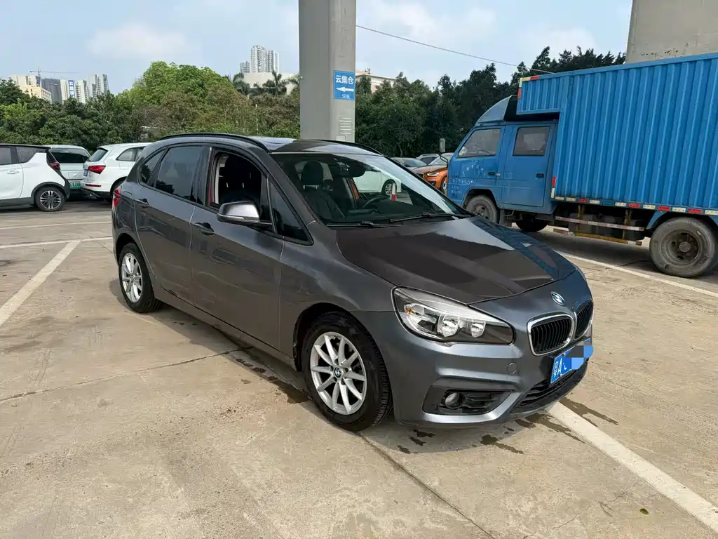 BMW 2 Series Active Tourer 2017 — фото 2