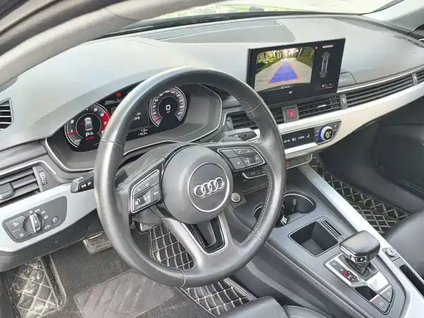 Audi A4L 2020