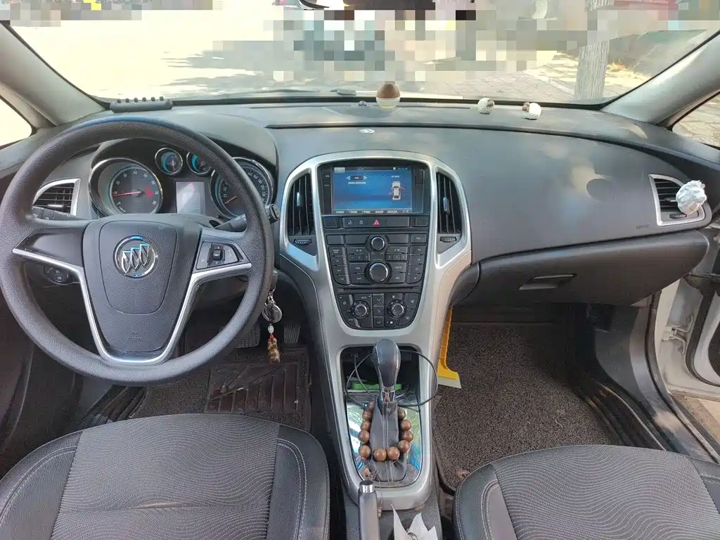 Buick Excelle 2015 — фото 13