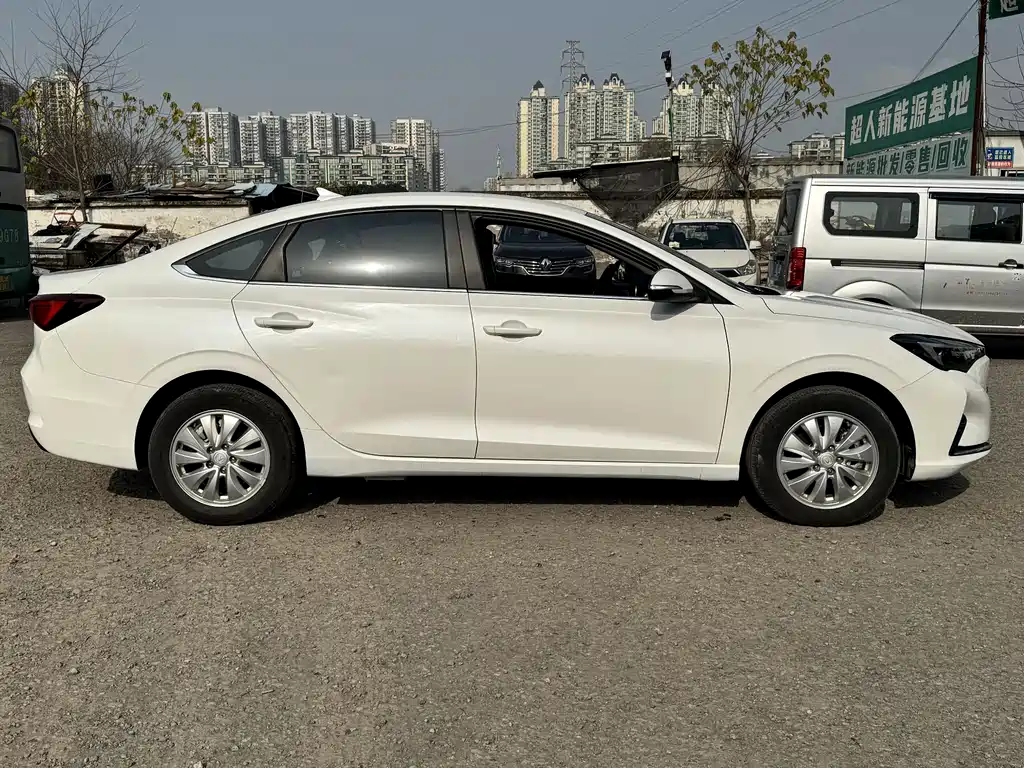 Changan Eado New Energy 2022 — фото 8