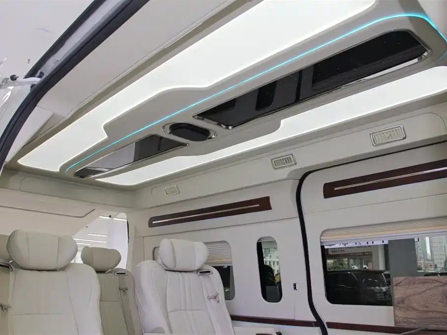 Toyota Hiace 2025 — фото 16