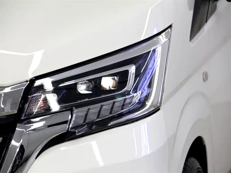 Toyota Hiace 2025 — фото 41