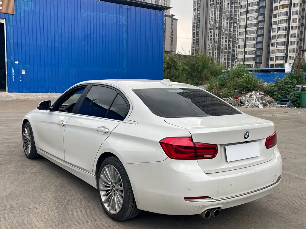 BMW 3 Series 2018 — фото 6