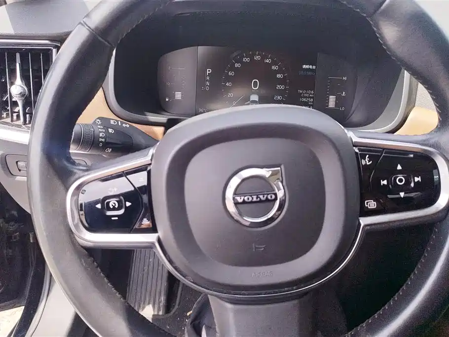 Volvo S90 2019 — фото 15
