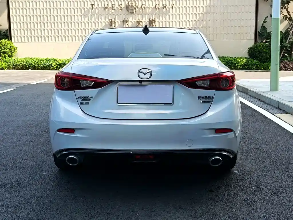 Mazda 3 Axela 2018 — фото 5
