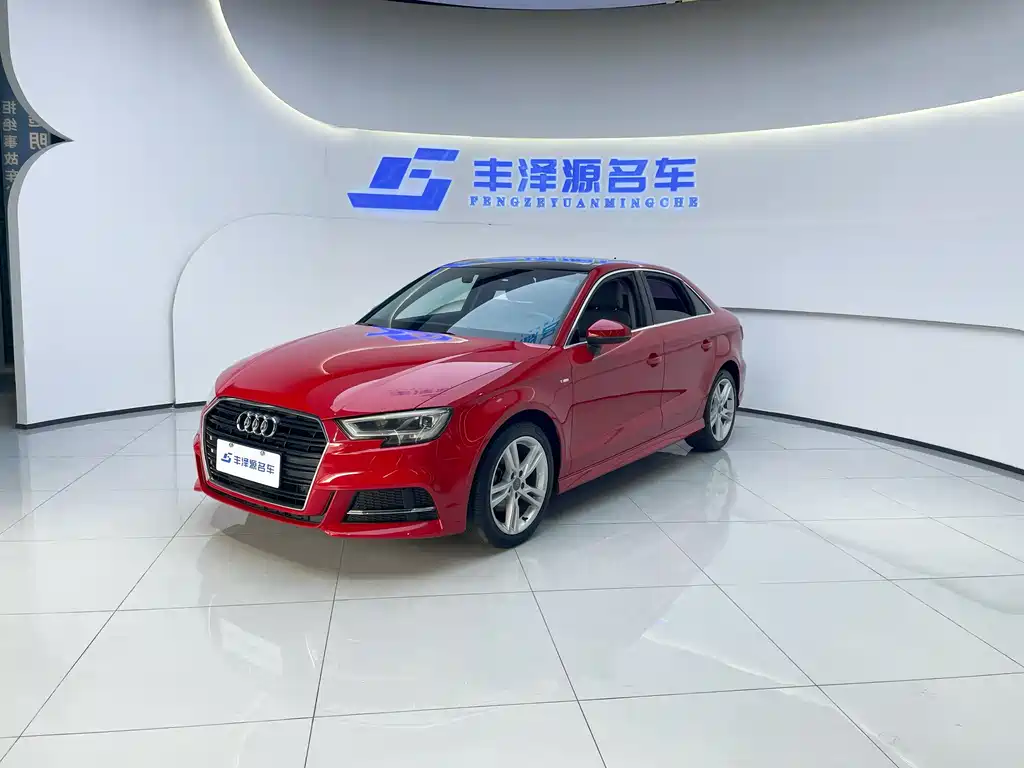 Audi A3 2019 — фото 1
