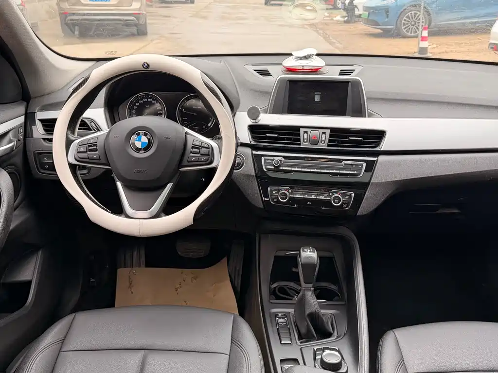 BMW X1 2018 — фото 14