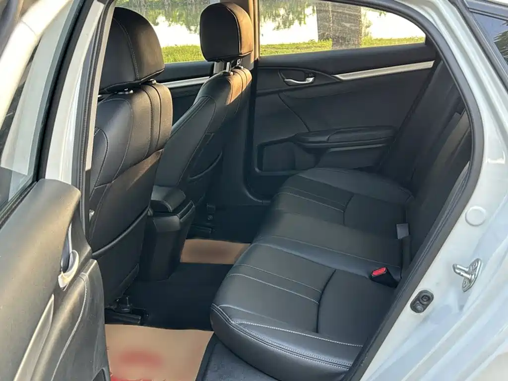 Honda Civic 2019 — фото 12
