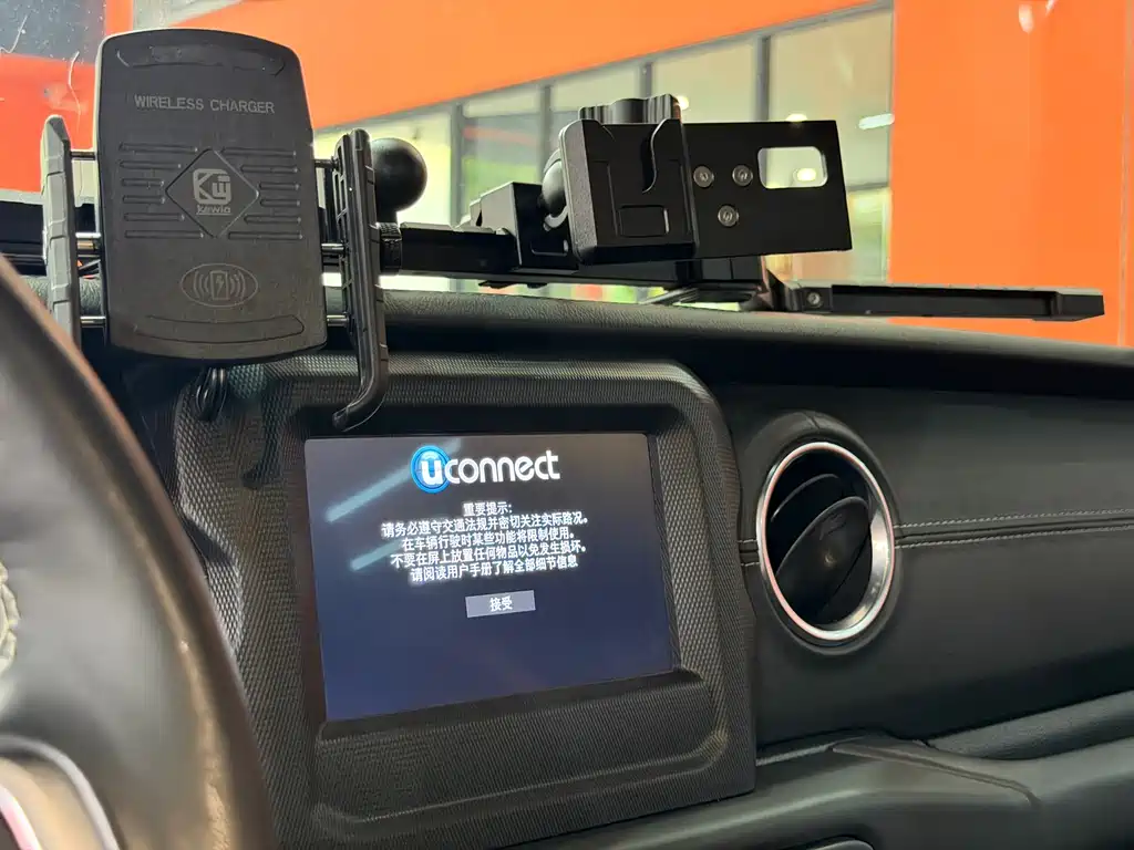 Jeep Wrangler 2020 — фото 21