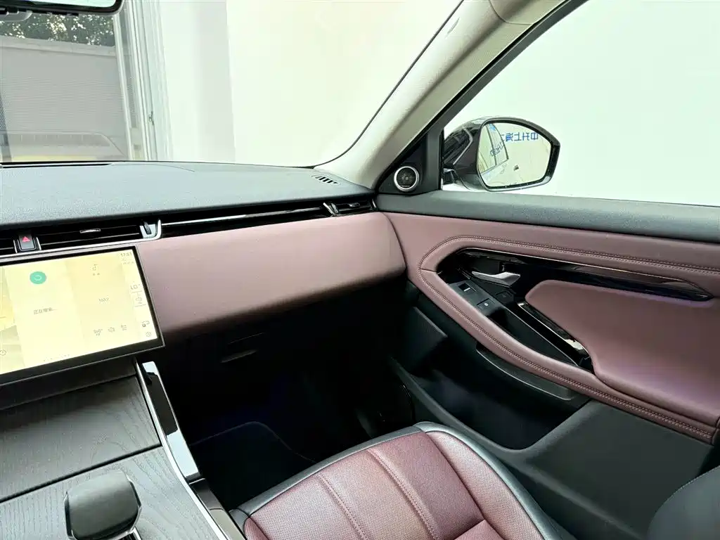 Land Rover Evoque 2024 — фото 19