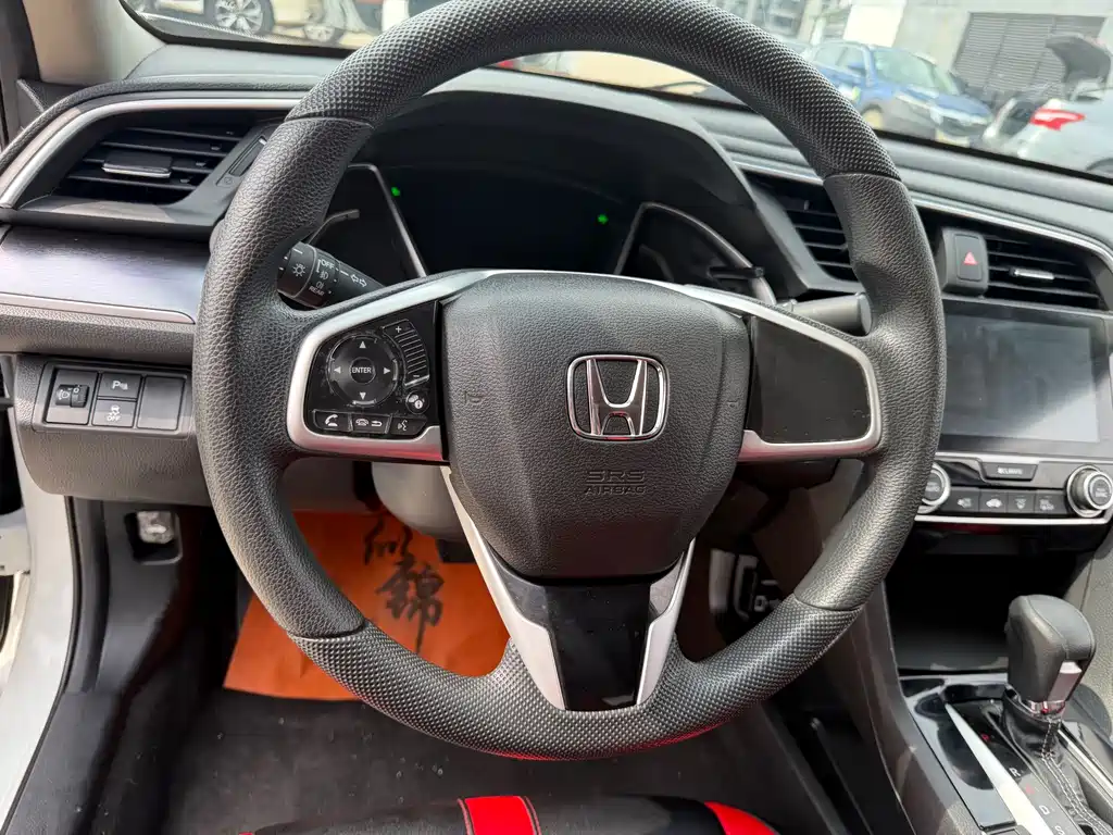 Honda Civic 2018 — фото 9