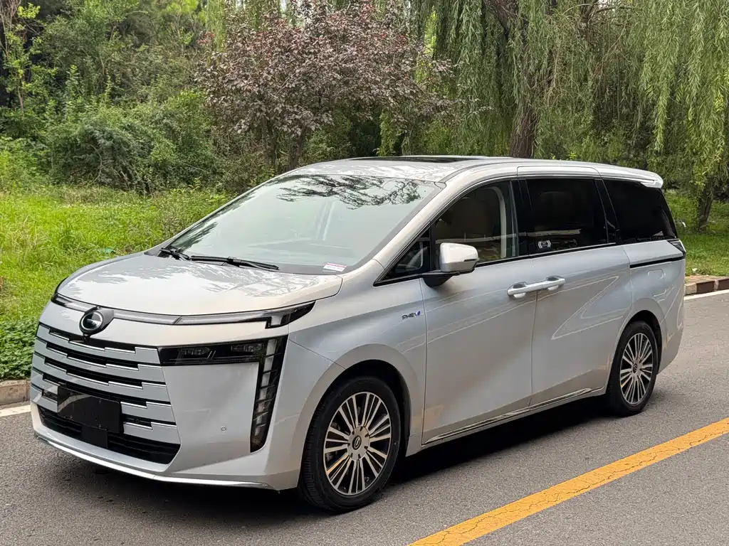 GAC Motor E8 PHEV 2024 — фото 1