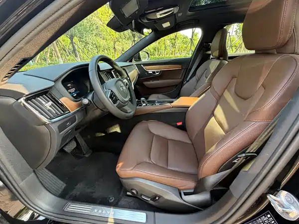 Volvo S90 2024