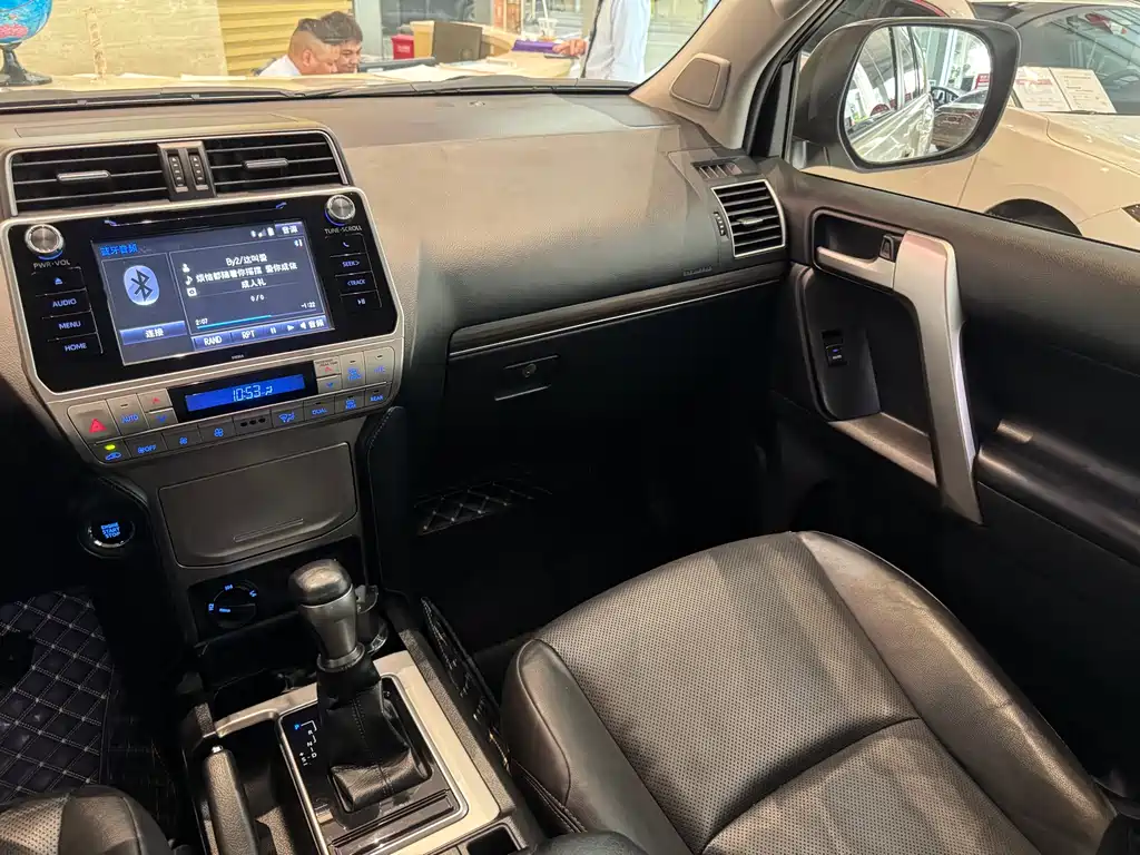 Toyota Prado 2018 — фото 16