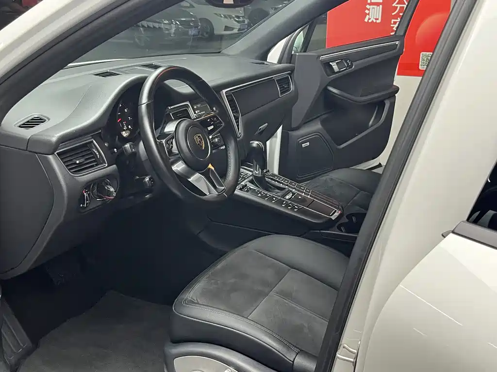 Porsche Macan 2016 — фото 11