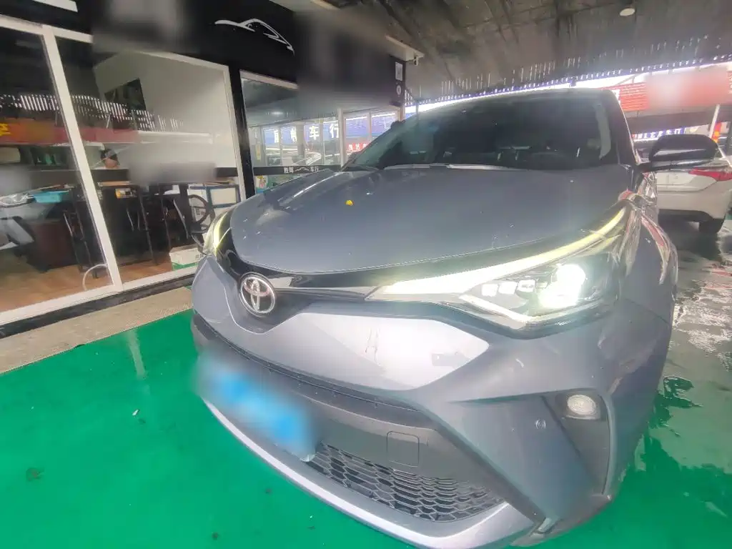 Toyota C-HR 2024 — фото 3